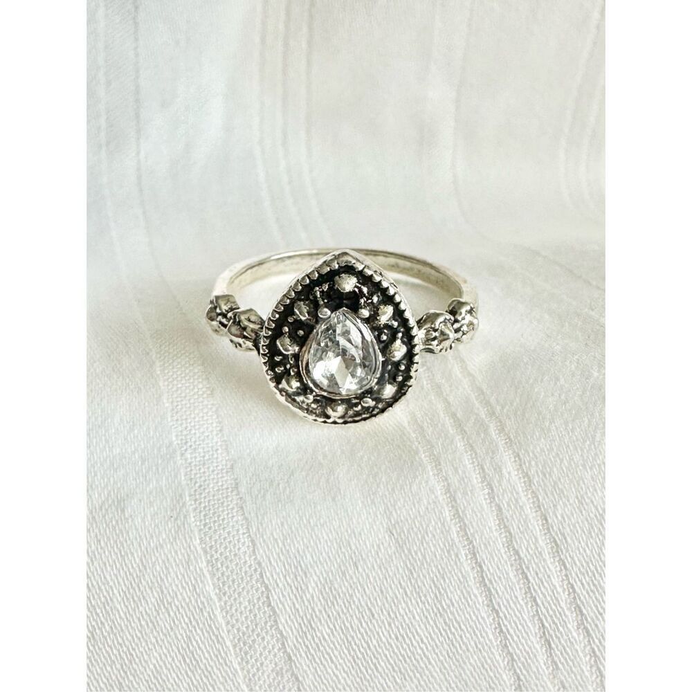 Intricate pear cut ring size 6